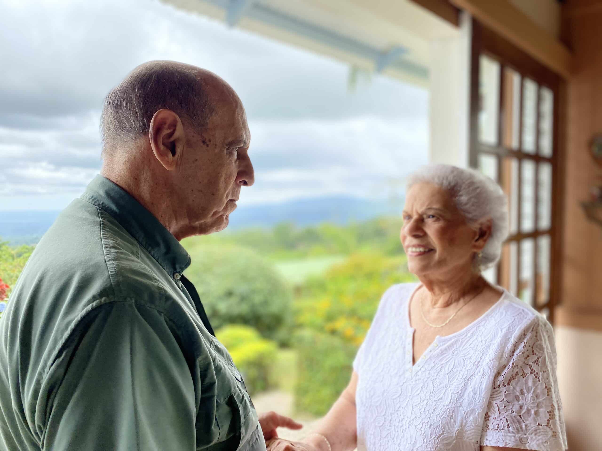 Don Eduardo Gómez y esposa